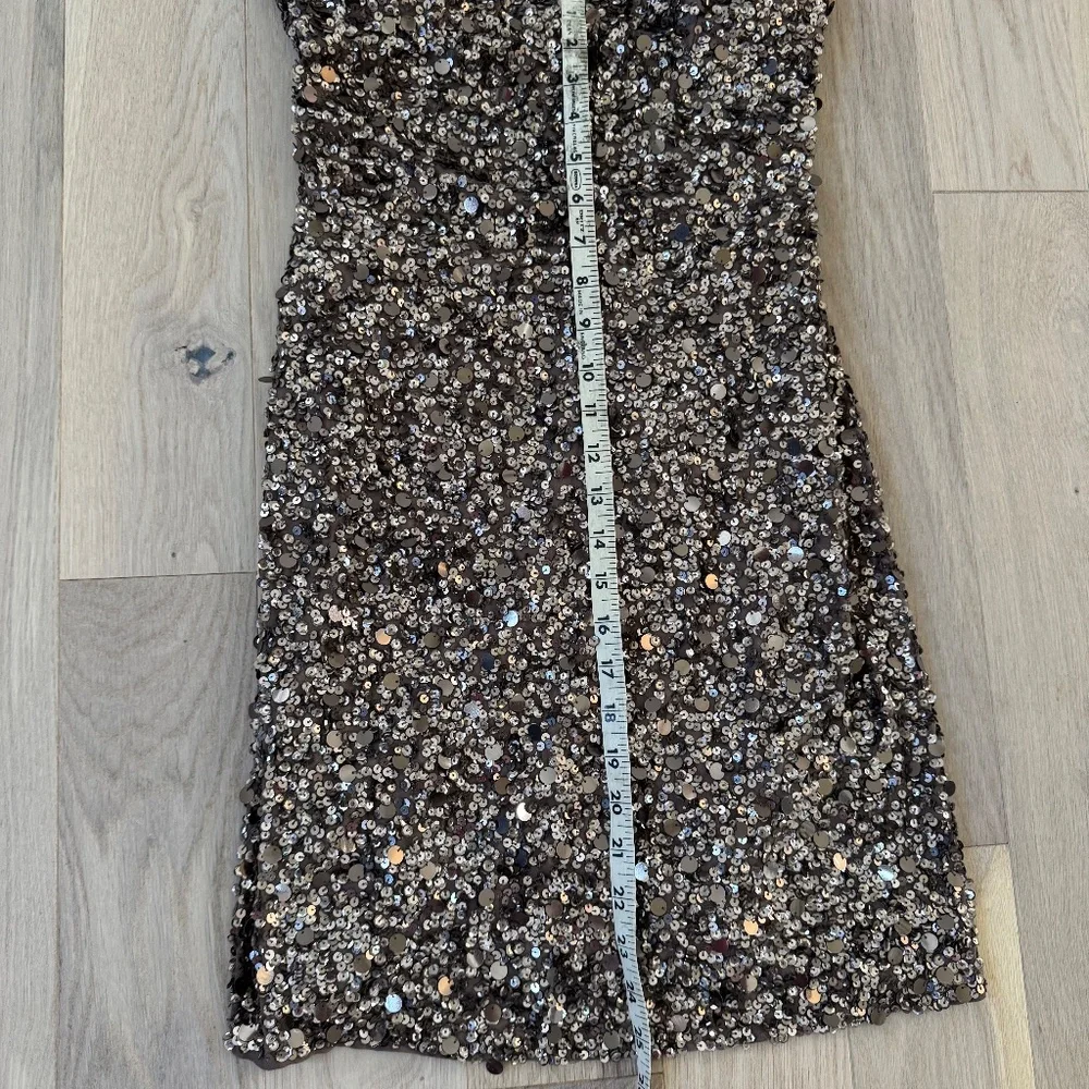 Cache Glittering Dress in Gold Metallic - Picture 5 of 9